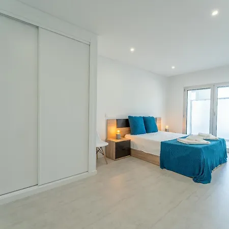 T2 Elia アパート *